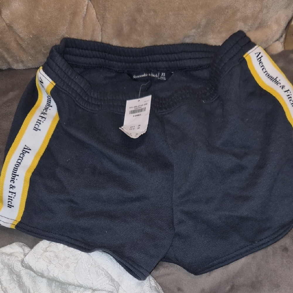 Abercrombie & Fitch Navy Shorts nwt size xs